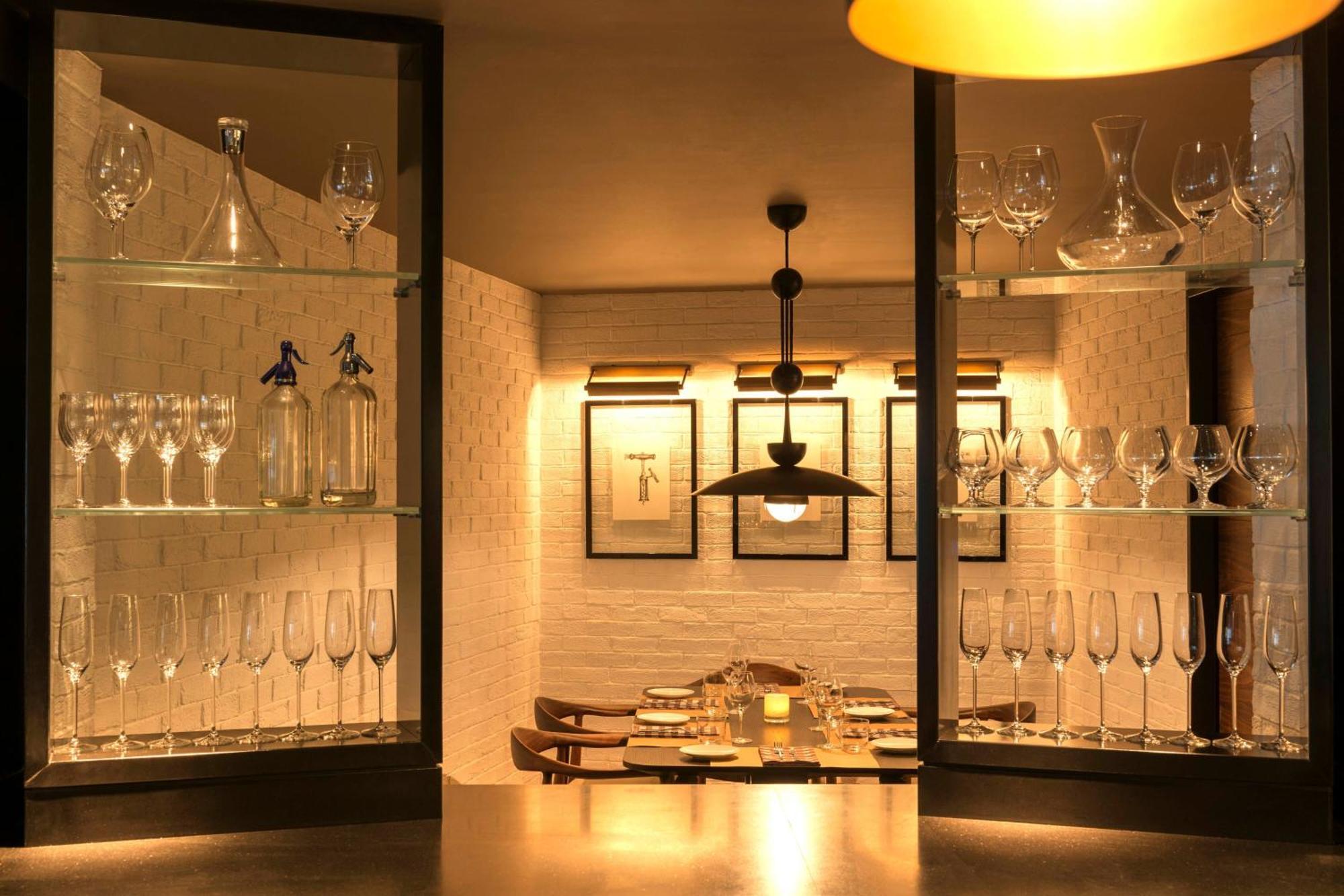 Le Royal Meridien Abu Dhabi Exterior photo The interior of the restaurant