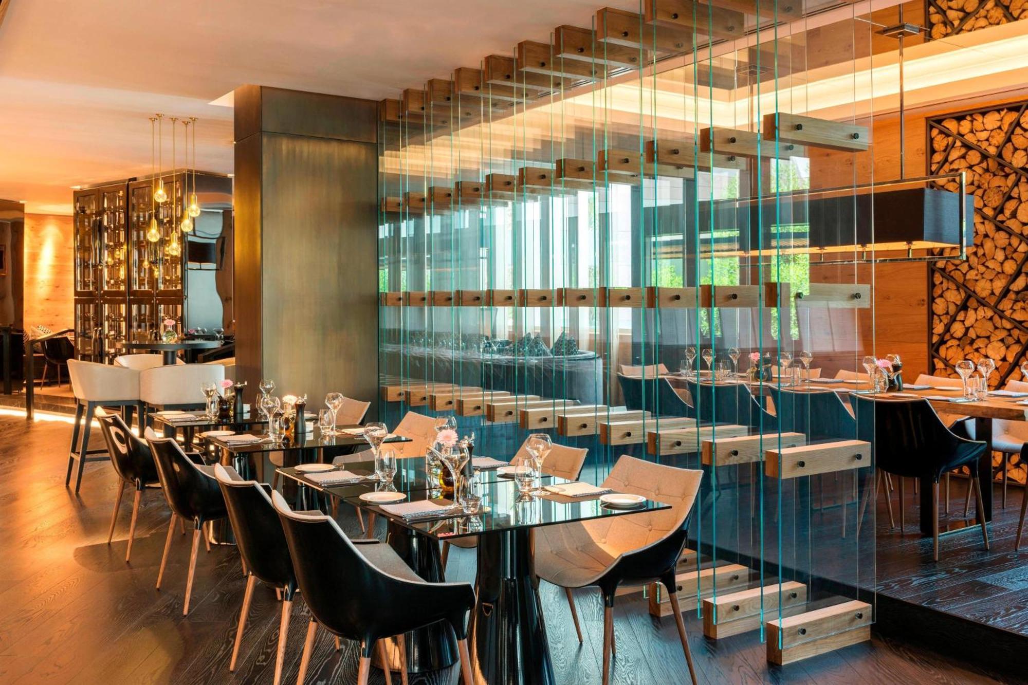Le Royal Meridien Abu Dhabi Exterior photo The restaurant