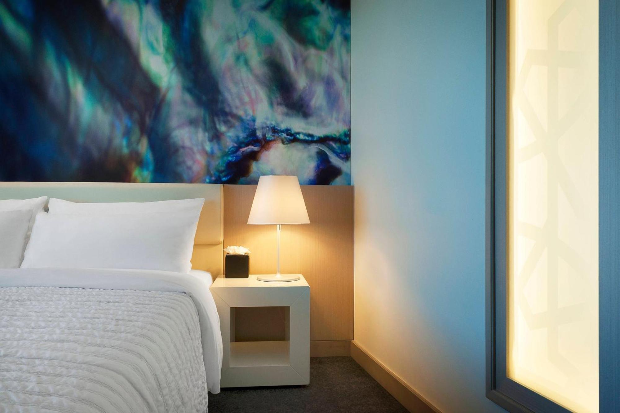 Le Royal Meridien Abu Dhabi Exterior photo A guest room at the Westin