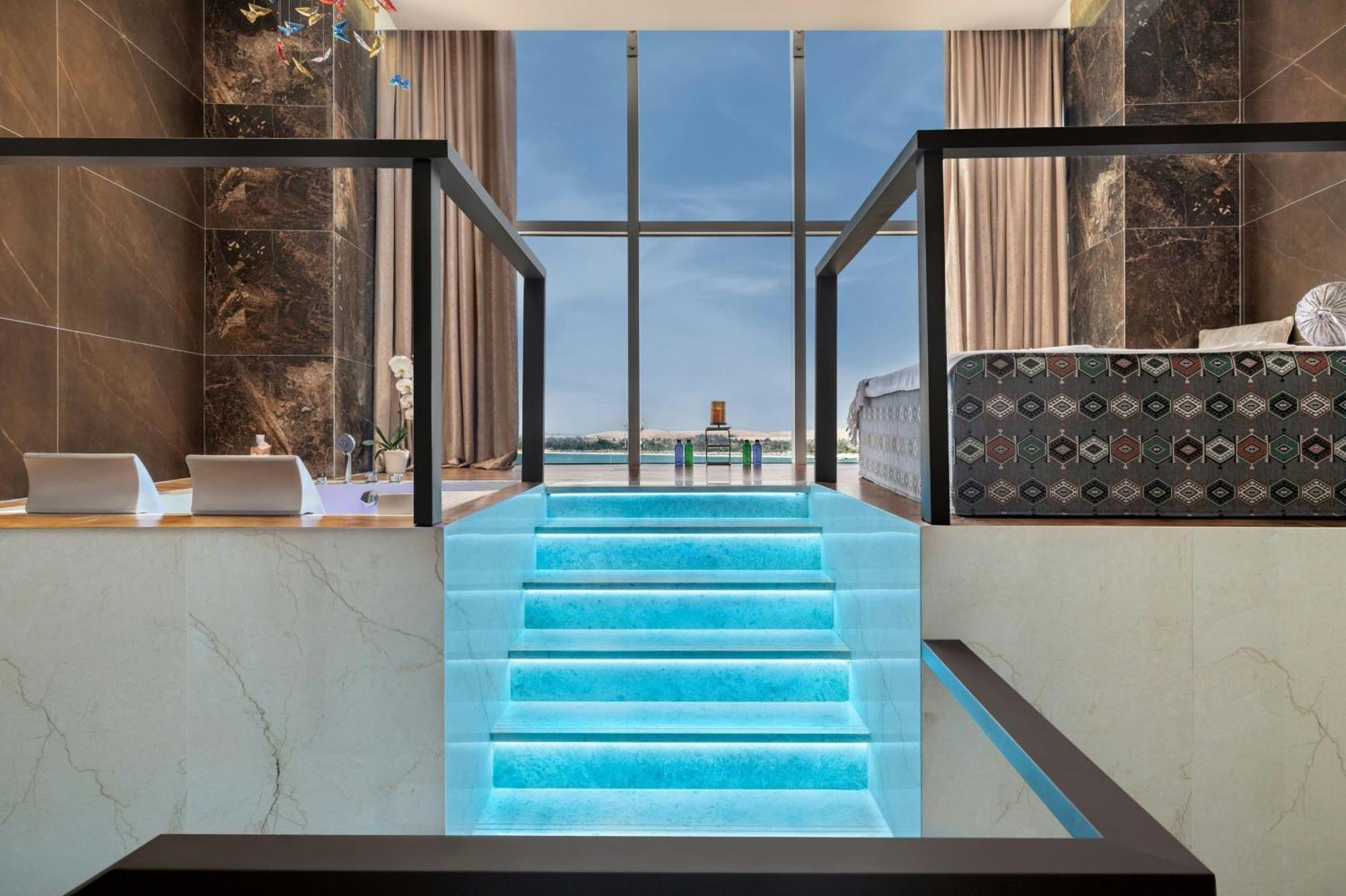Le Royal Meridien Abu Dhabi Exterior photo The Sky Pool