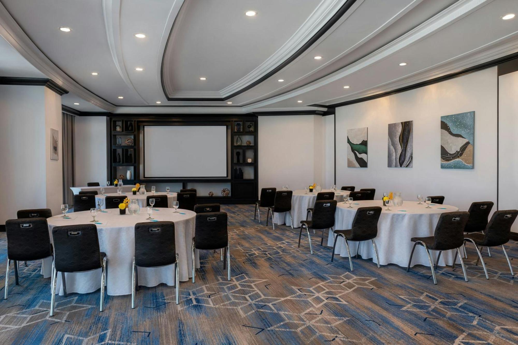 Le Royal Meridien Abu Dhabi Exterior photo Meeting room