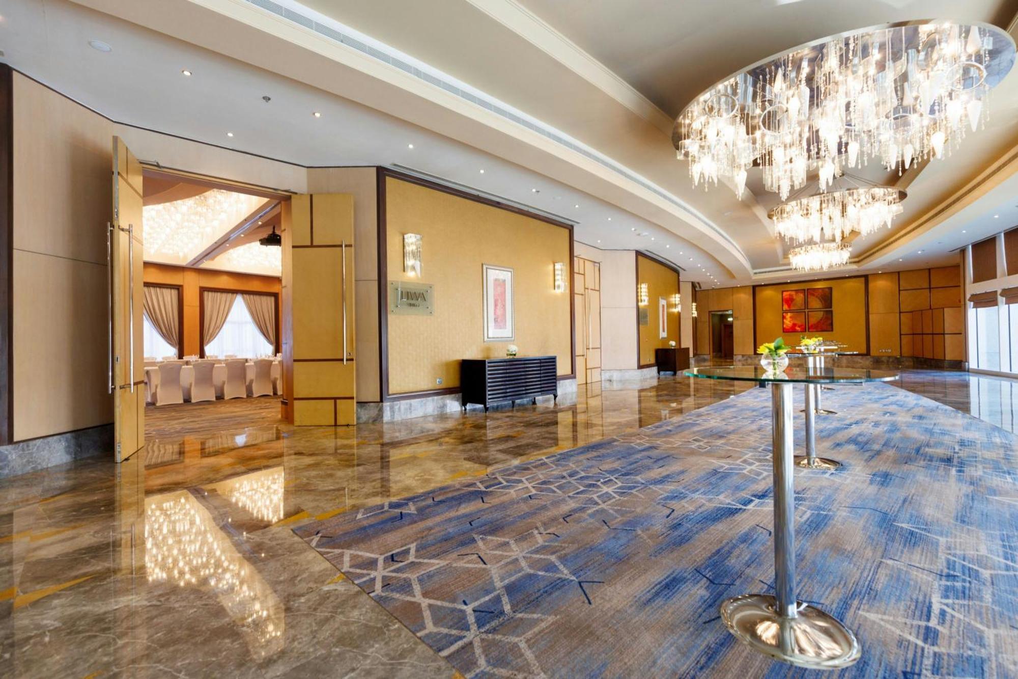 Le Royal Meridien Abu Dhabi Exterior photo