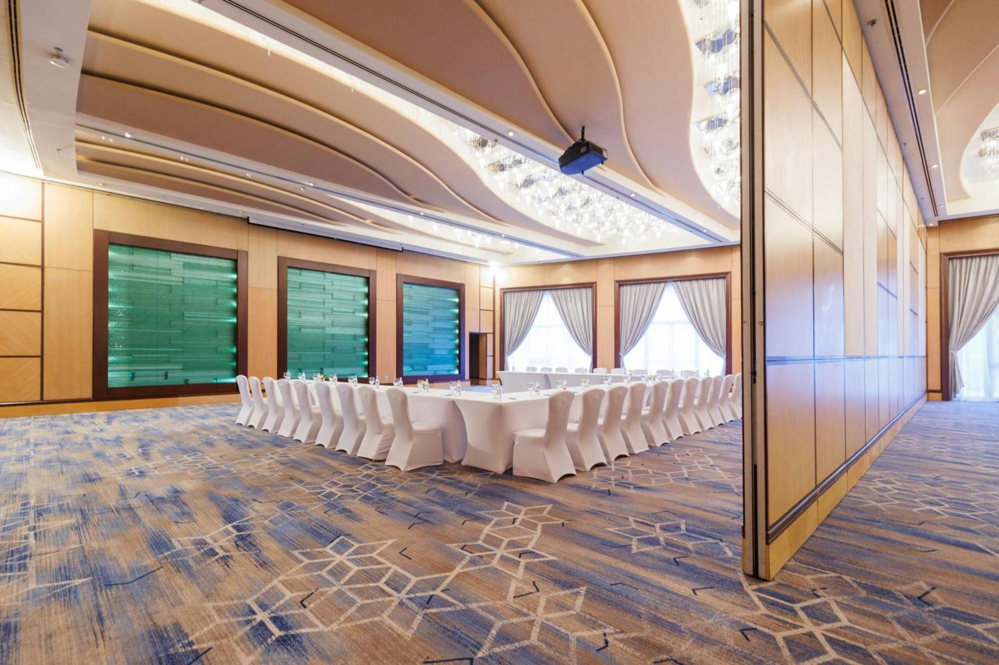 Le Royal Meridien Abu Dhabi Exterior photo