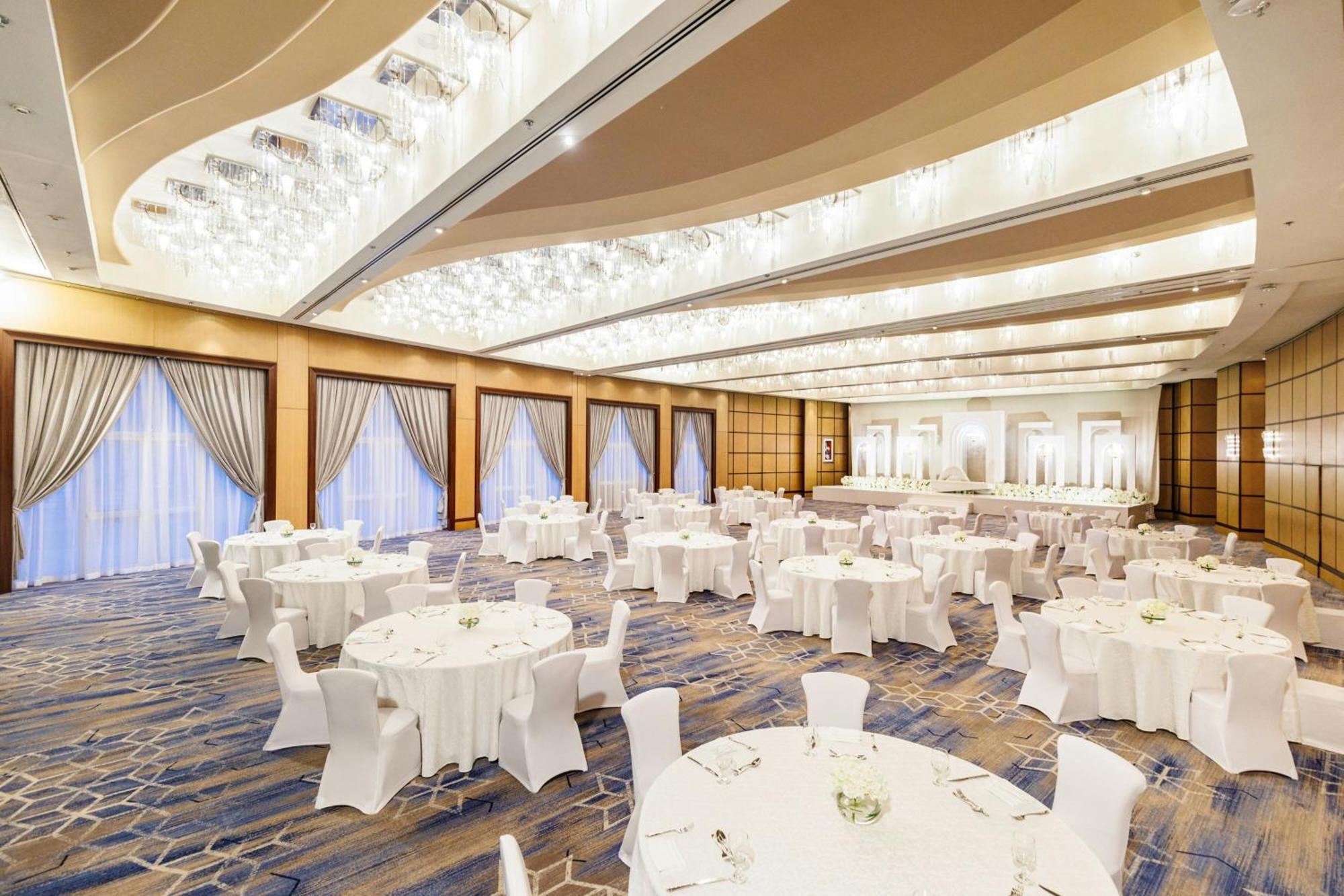 Le Royal Meridien Abu Dhabi Exterior photo